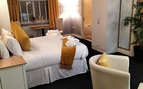 Sutherlands Hotel